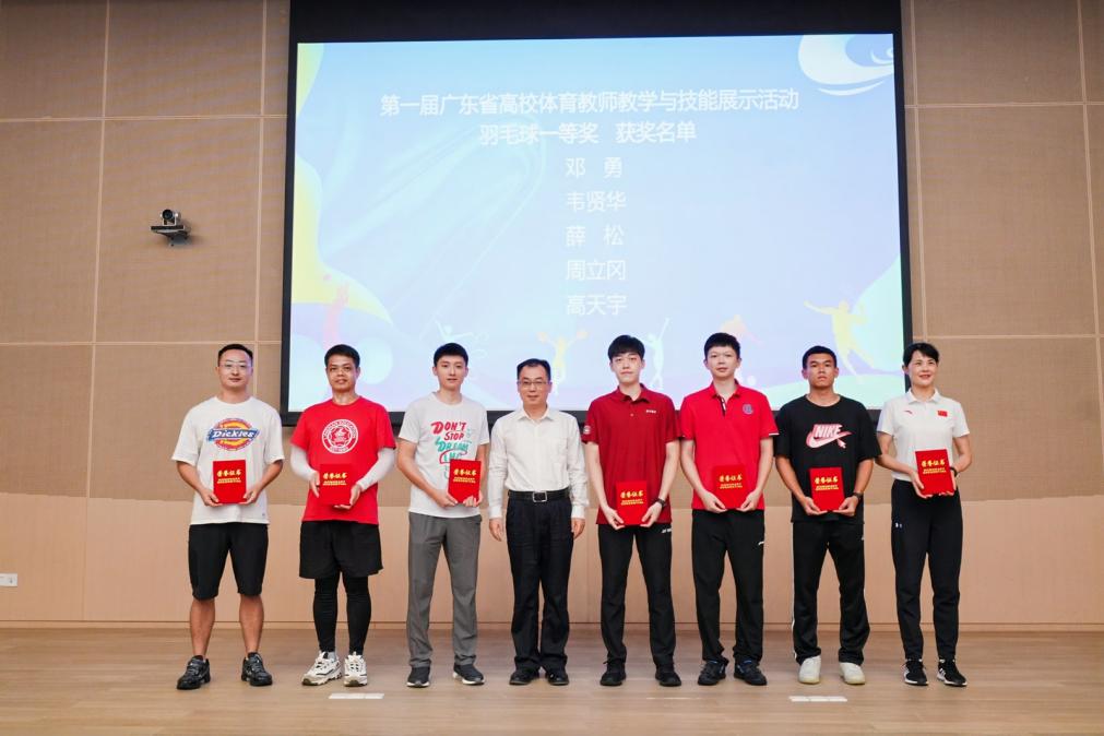 免费黑料网站