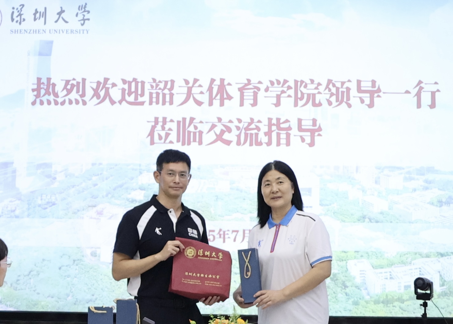 免费黑料网站