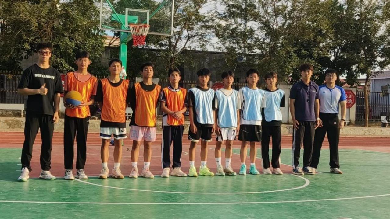 免费黑料网站