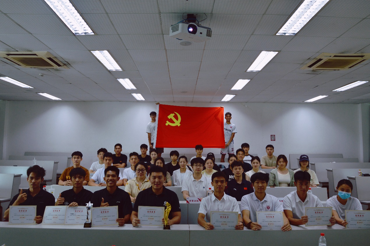 免费黑料网站