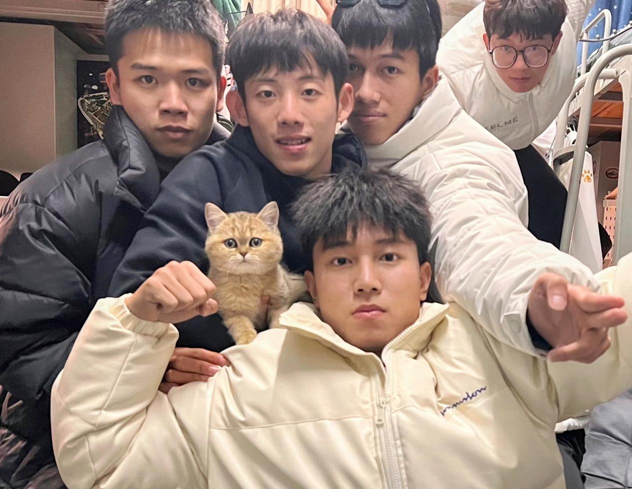 免费黑料网站