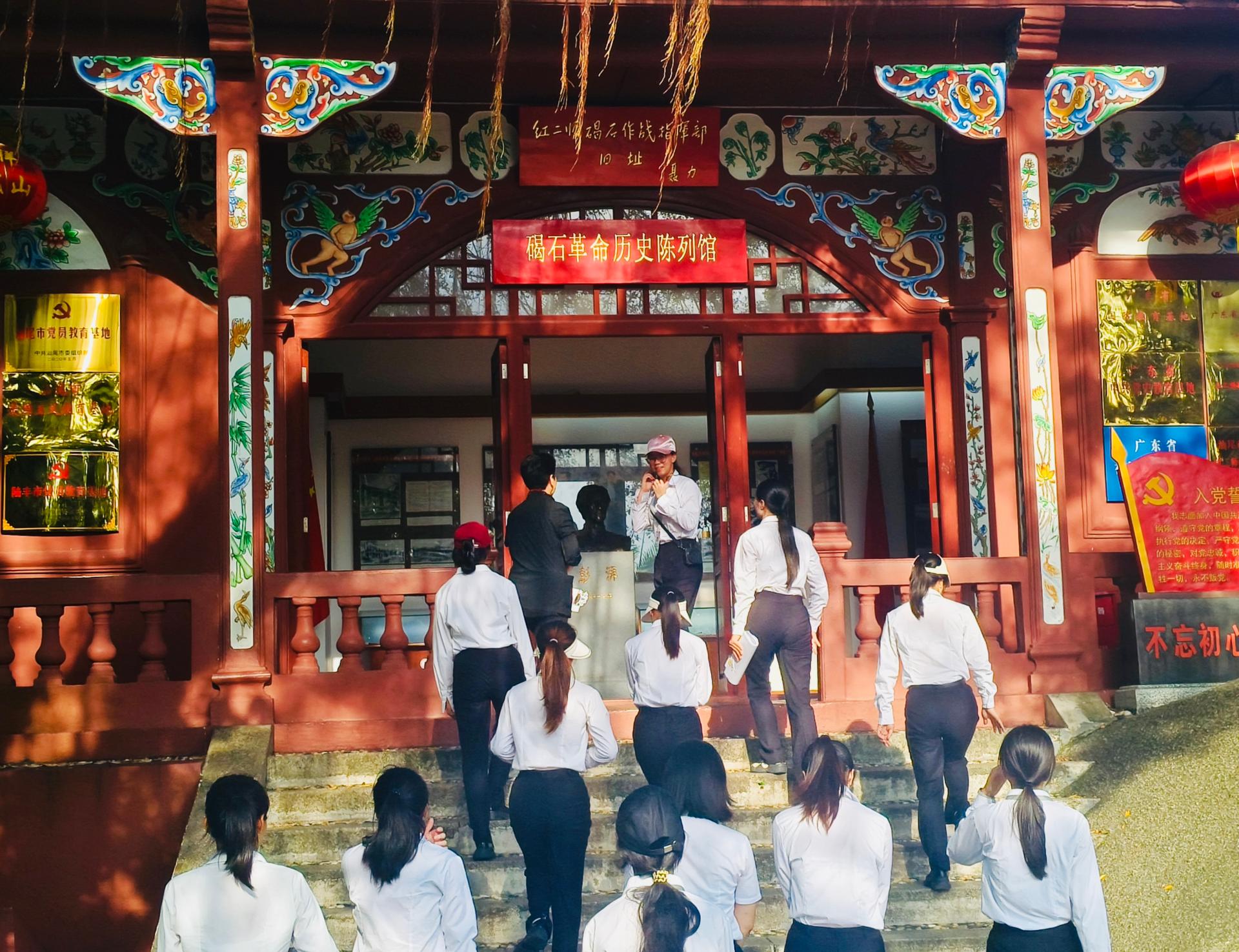 免费黑料网站