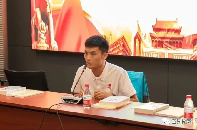 免费黑料网站