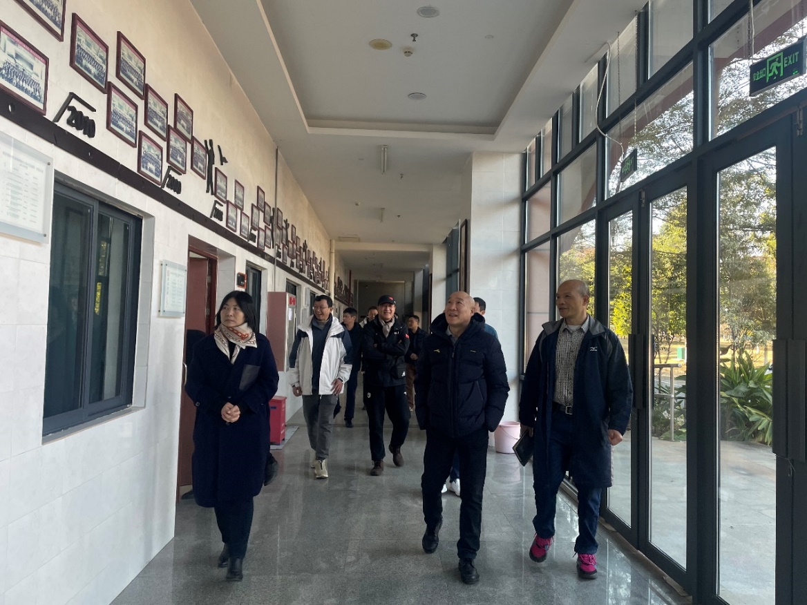 免费黑料网站