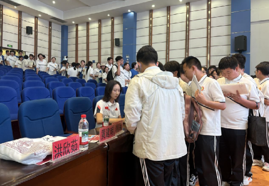 免费黑料网站